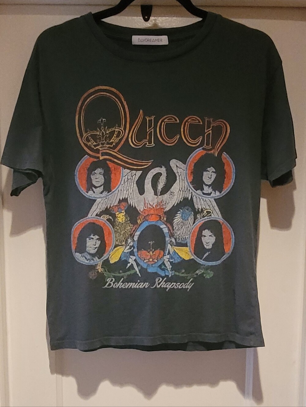 Daydreamer PRE-OWNED Cropped Queen tee
